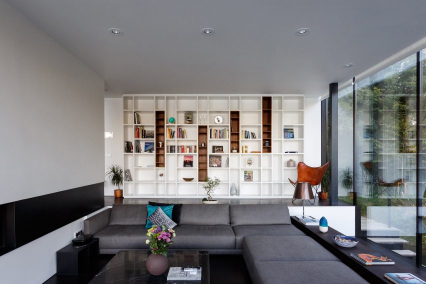 Glass Villa in the lake by Mecanoo in Lechlade, United Kingdom