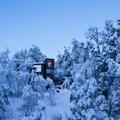 La Dacha Mountain Refuge by DRAA