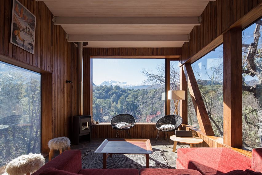 La Dacha Mountain Refuge by DRAA