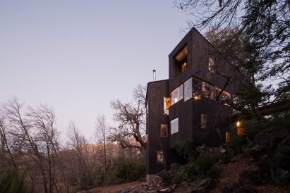 La Dacha Mountain Refuge by DRAA