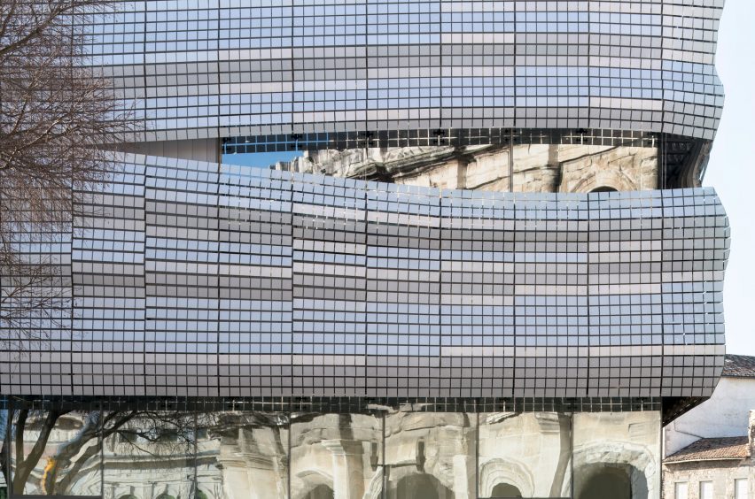 Facade detail of Musée de la Romanité of Nîmes by Elizabeth de Portzamparc