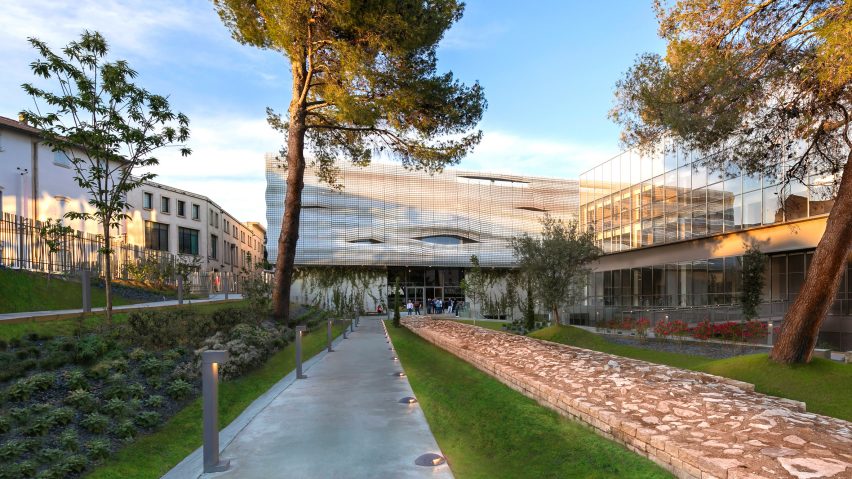 Musée de la Romanité of Nîmes by Elizabeth de Portzamparc