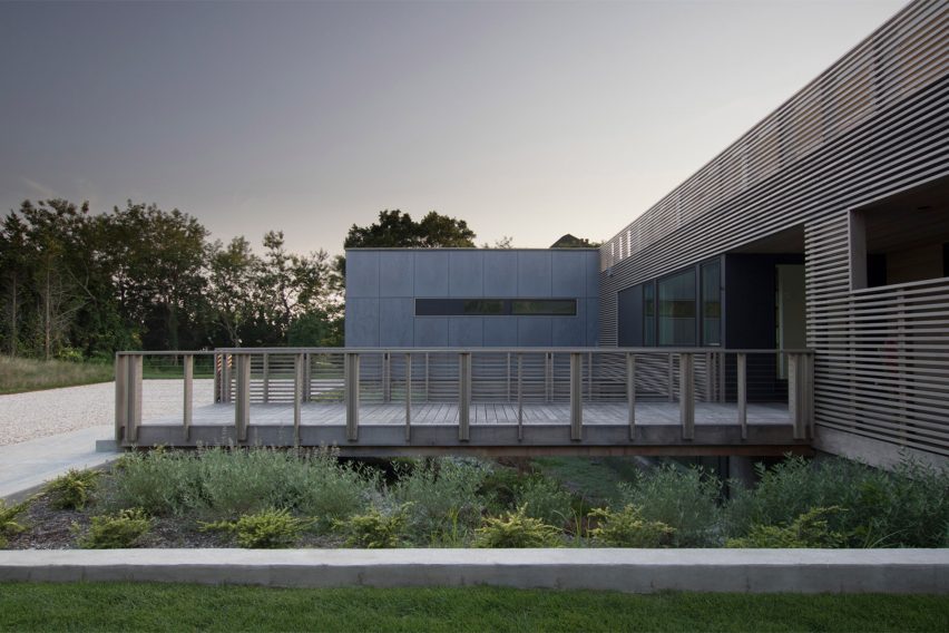 North Fork Bluff House by Resolution 4 Architecture