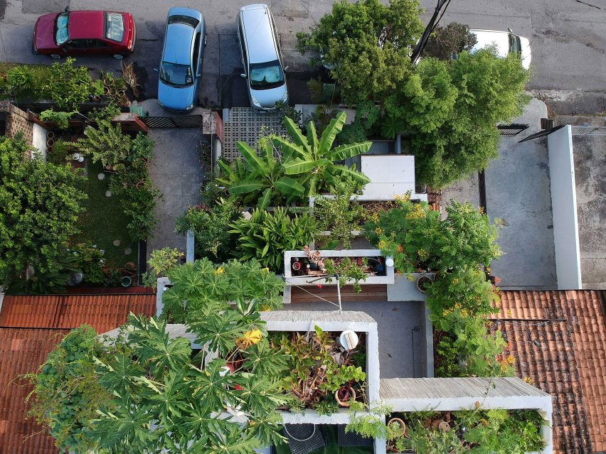 Planter Box House in Kuala Lumpur by Formzero