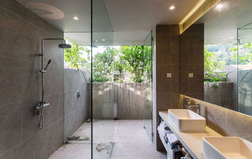 Planter Box House in Kuala Lumpur by Formzero