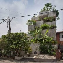 Planter Box House in Kuala Lumpur by Formzero