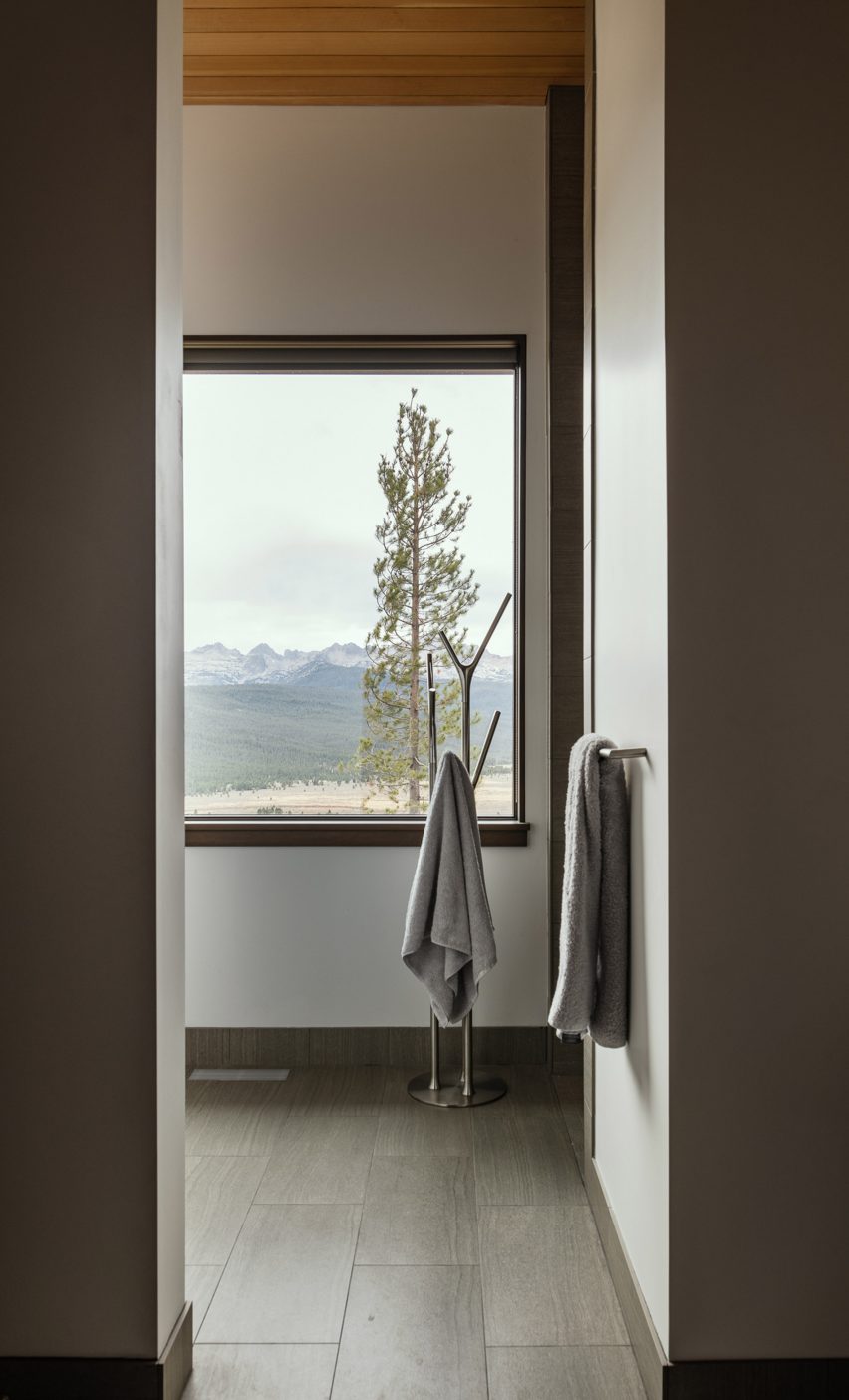 Shaw Mesa Residence by Michael Doty Associates