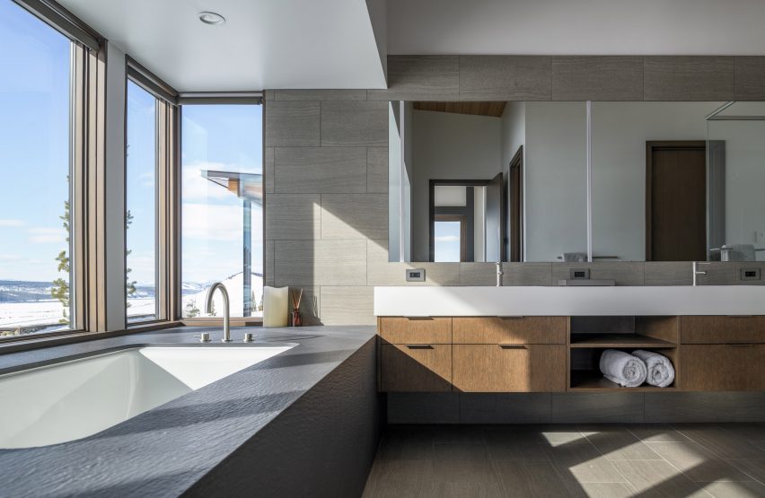 Shaw Mesa Residence by Michael Doty Associates
