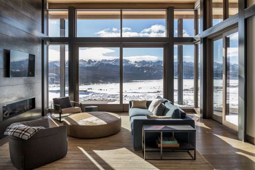 Shaw Mesa Residence by Michael Doty Associates
