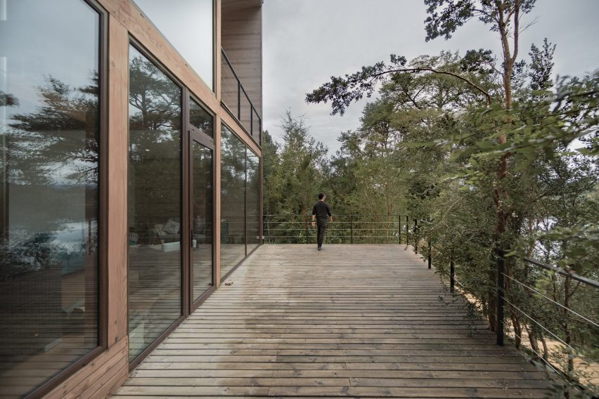 Split House by Hsu Gabriel Architects