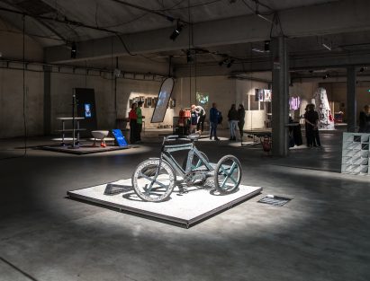 Better to transport by Thomas Hoogewerf
