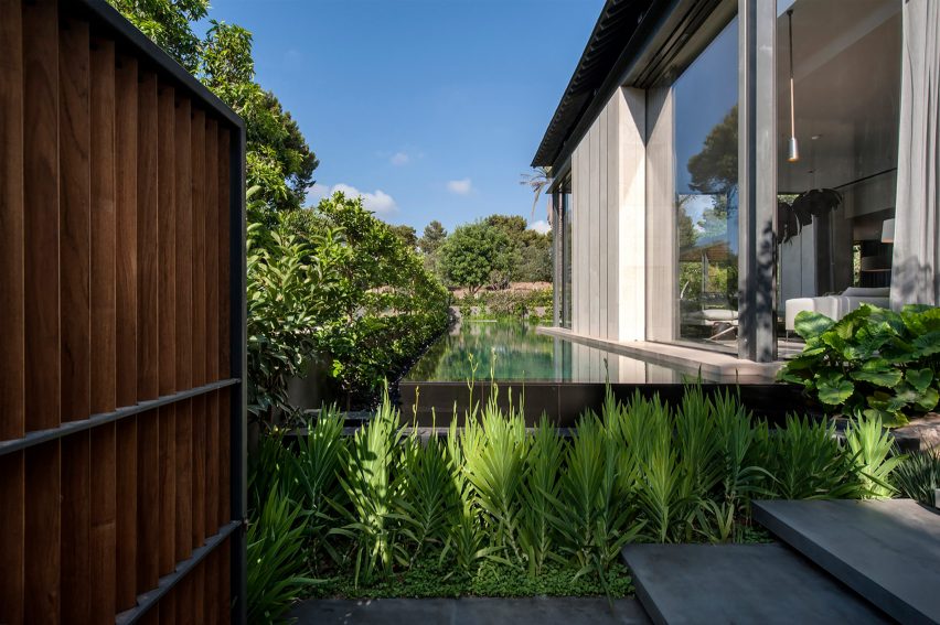 Vitrosca Promotion, B House by Eran Binderman and Rama Dotan