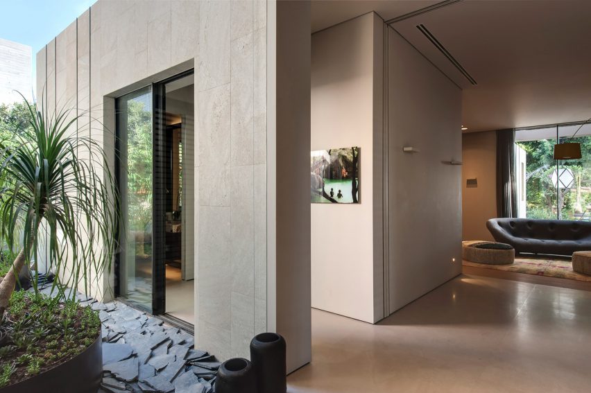 Vitrosca Promotion, B House by Eran Binderman and Rama Dotan