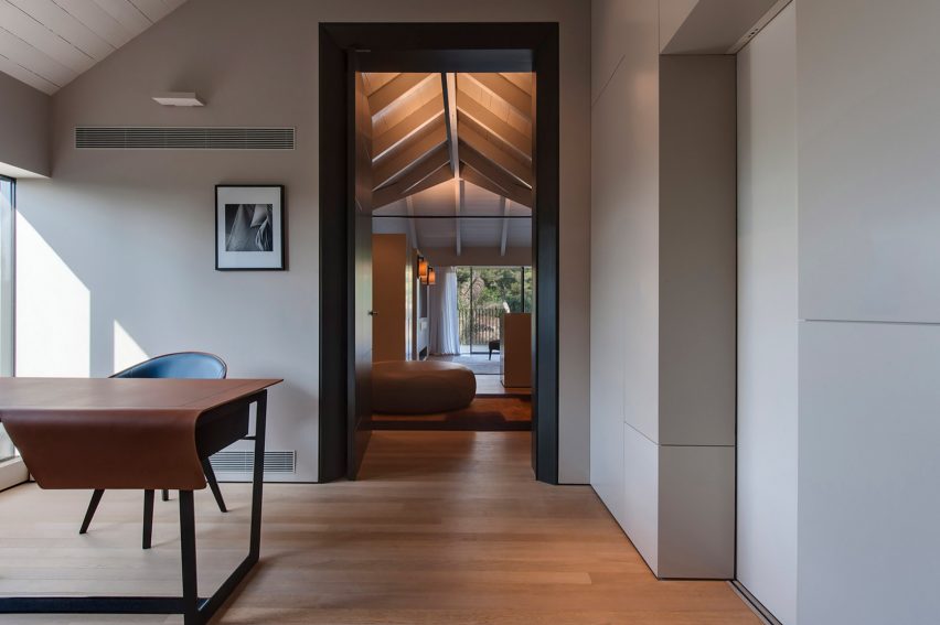Vitrosca Promotion, B House by Eran Binderman and Rama Dotan