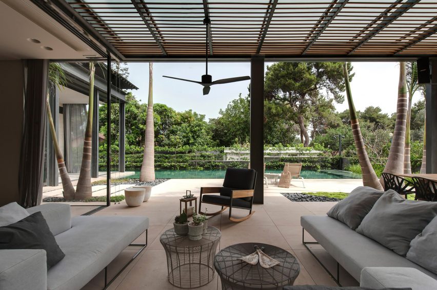Vitrosca Promotion, B House by Eran Binderman and Rama Dotan