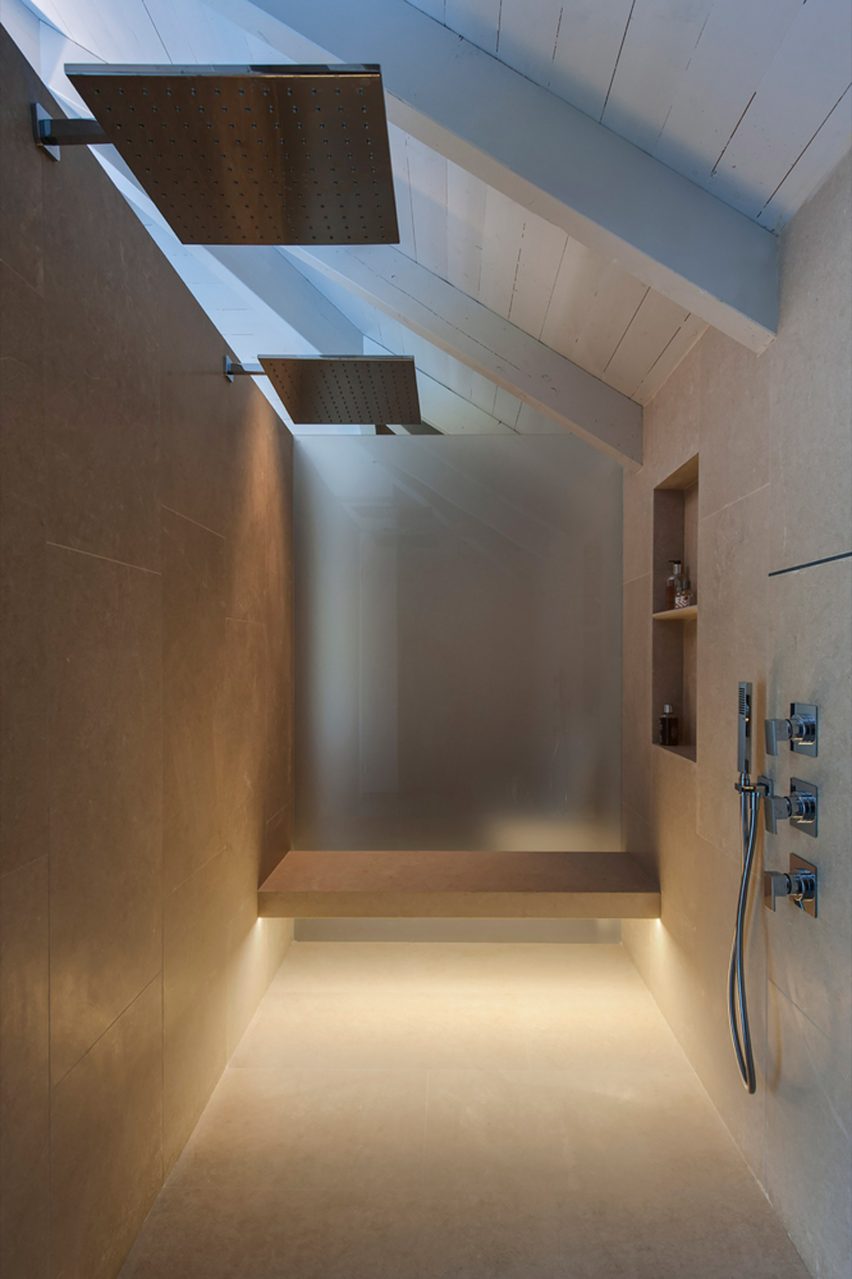 Vitrosca Promotion, B House by Eran Binderman and Rama Dotan
