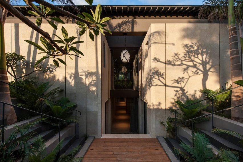Vitrosca Promotion, B House by Eran Binderman and Rama Dotan