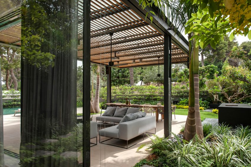 Vitrosca Promotion, B House by Eran Binderman and Rama Dotan
