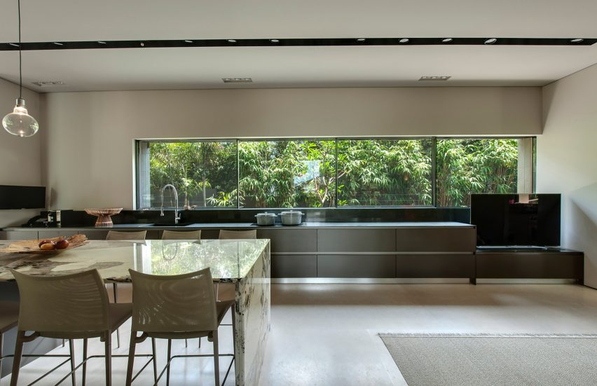 Vitrosca Promotion, B House by Eran Binderman and Rama Dotan