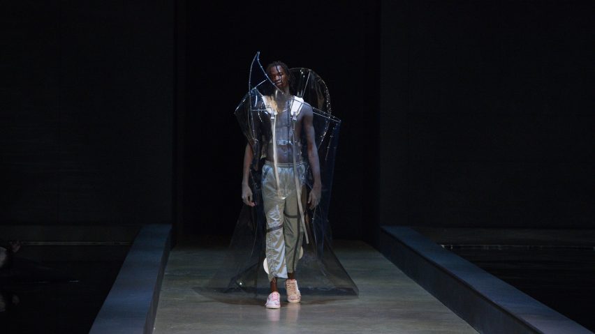 Plastic fashion LFMW