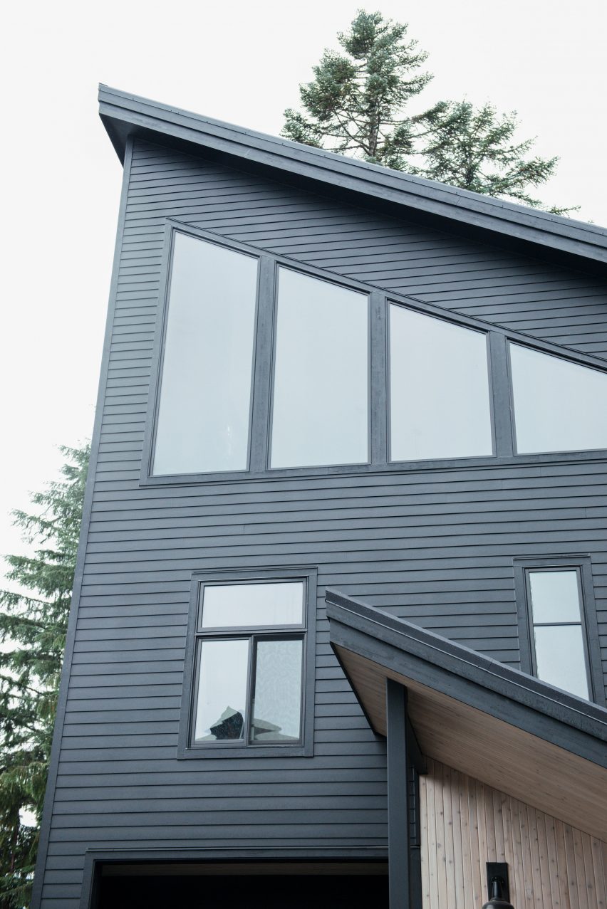 Alpine Noir Chalet by Keystone Architecture and Casework