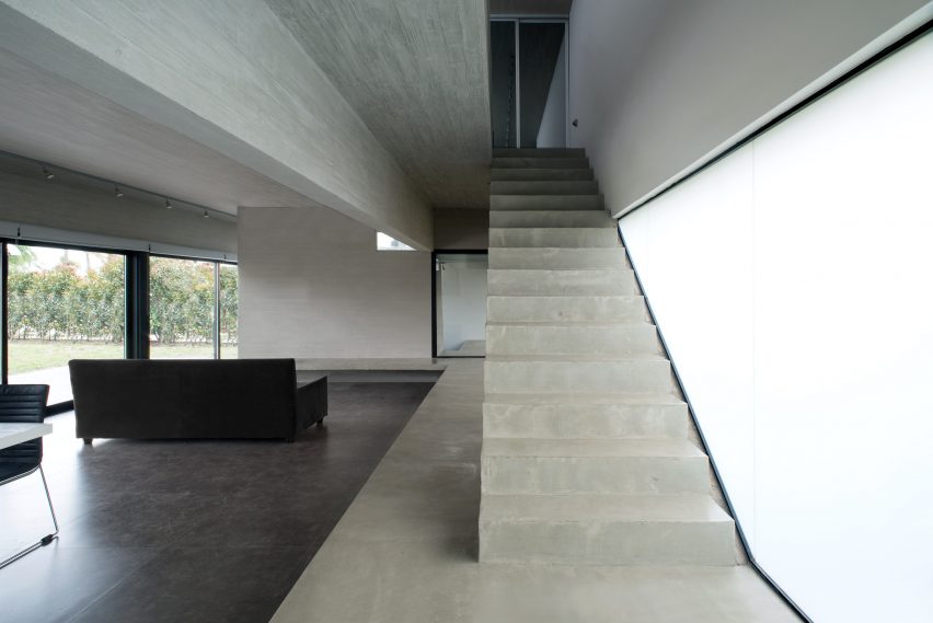Casa BLQ by Luciano Kruk Arquitectos