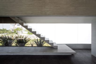 Casa BLQ by Luciano Kruk Arquitectos