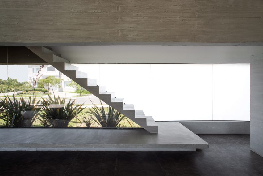 Casa BLQ by Luciano Kruk Arquitectos