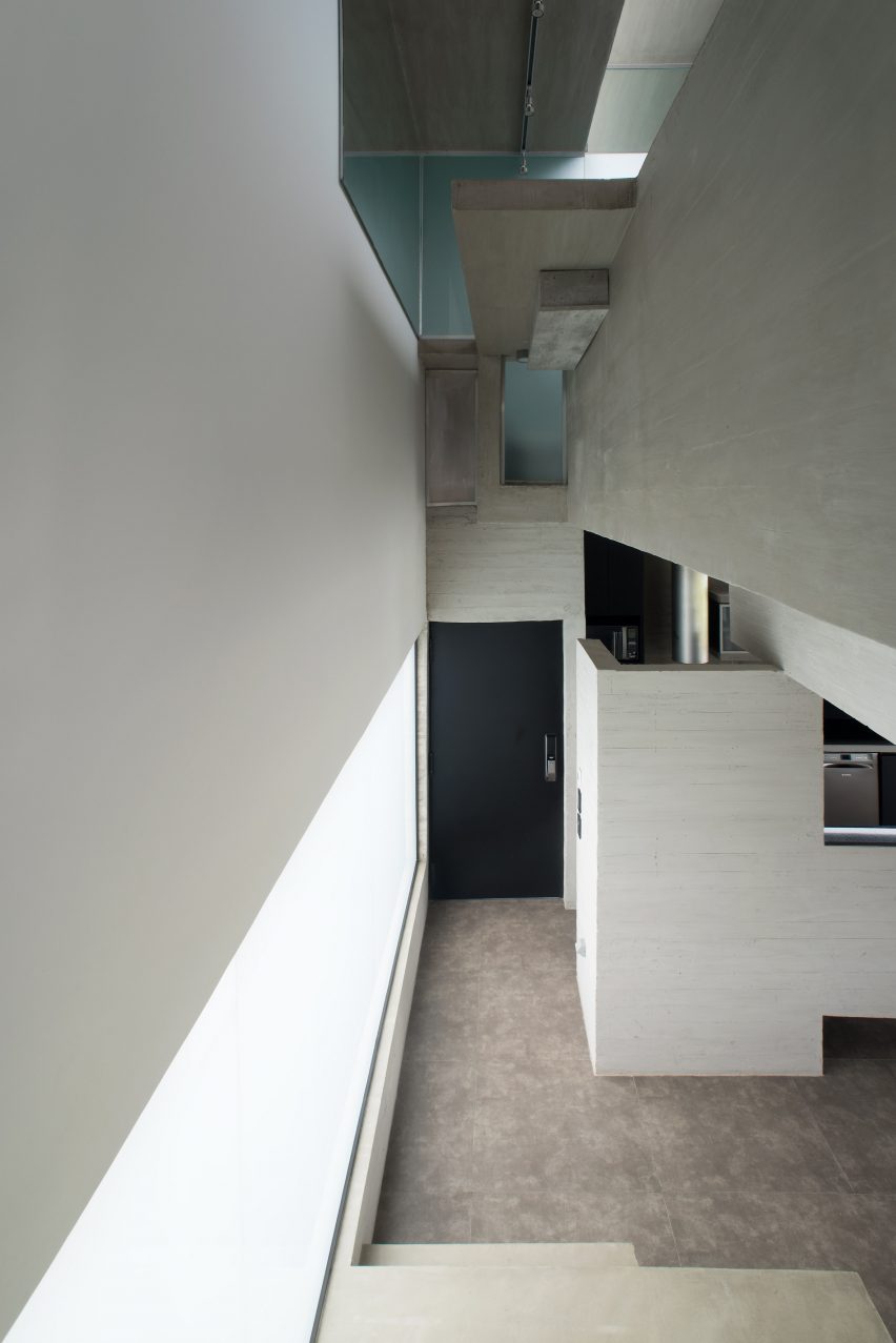 Casa BLQ by Luciano Kruk Arquitectos