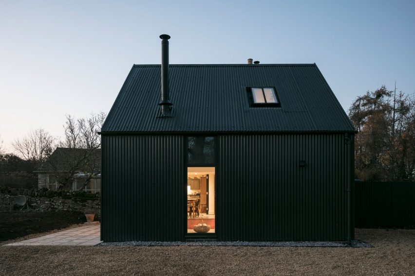 Corrugated metal extension by Eastabrook Architects