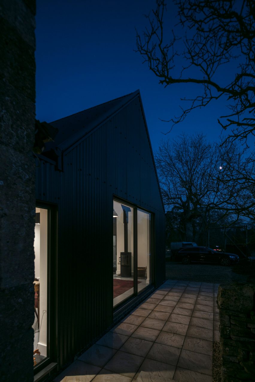 Corrugated metal extension by Eastabrook Architects