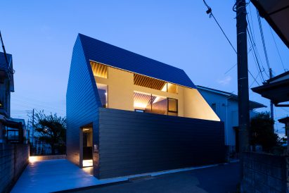 Cover House by Apollo Associates