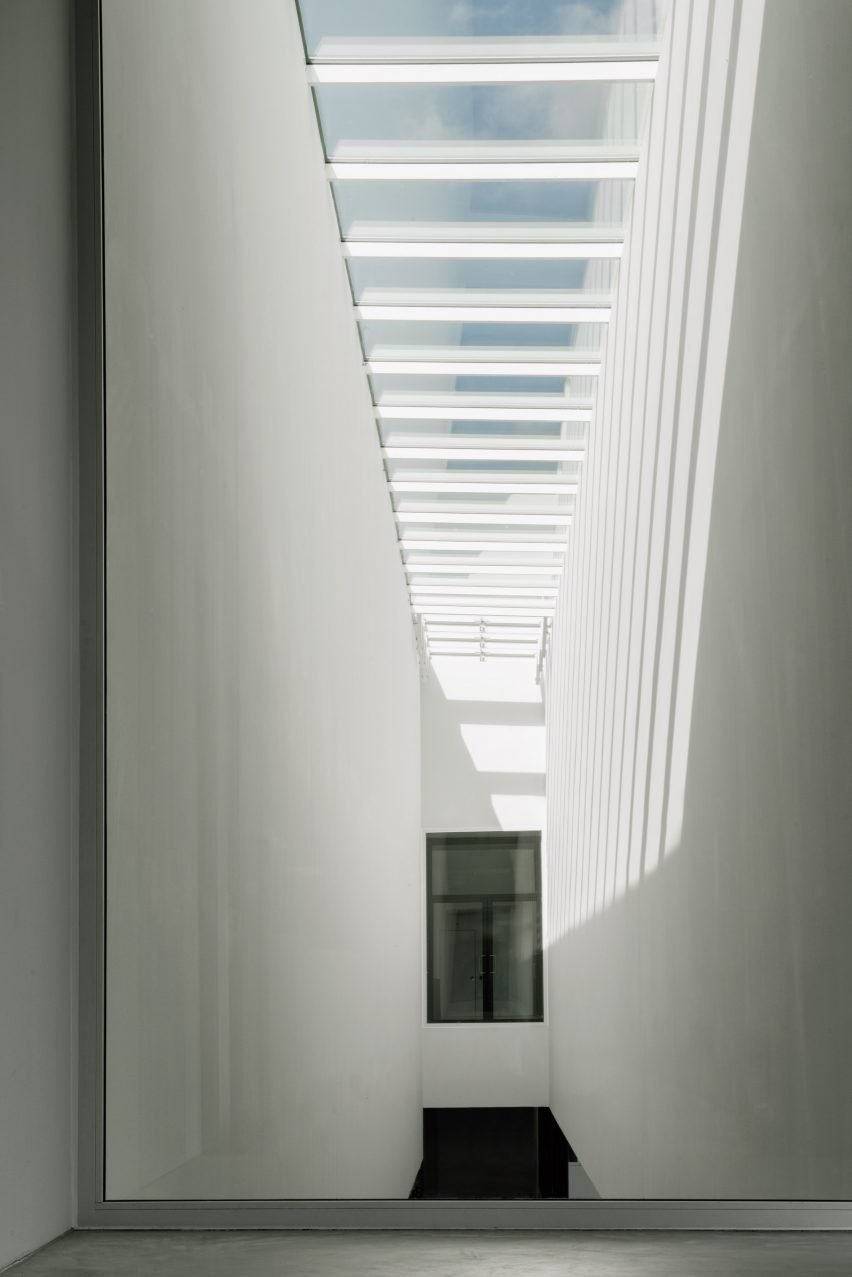 Cube Education and Self-Study Centre at Tilburg University in The Netherlands by KAAN Architecten