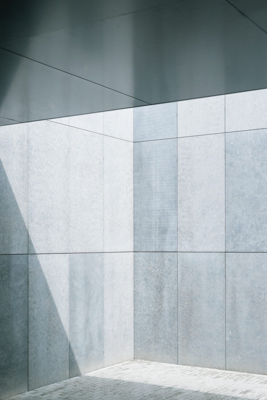 Cube Education and Self-Study Centre at Tilburg University in The Netherlands by KAAN Architecten