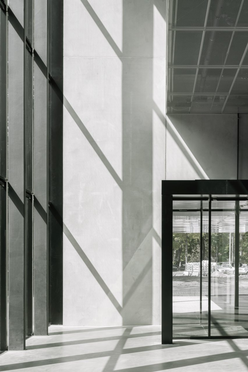 Cube Education and Self-Study Centre at Tilburg University in The Netherlands by KAAN Architecten