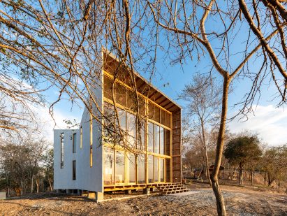 Don Juan House by Emilio Lopez