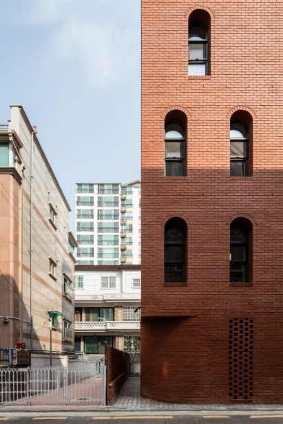Five-Storey House by stpmj