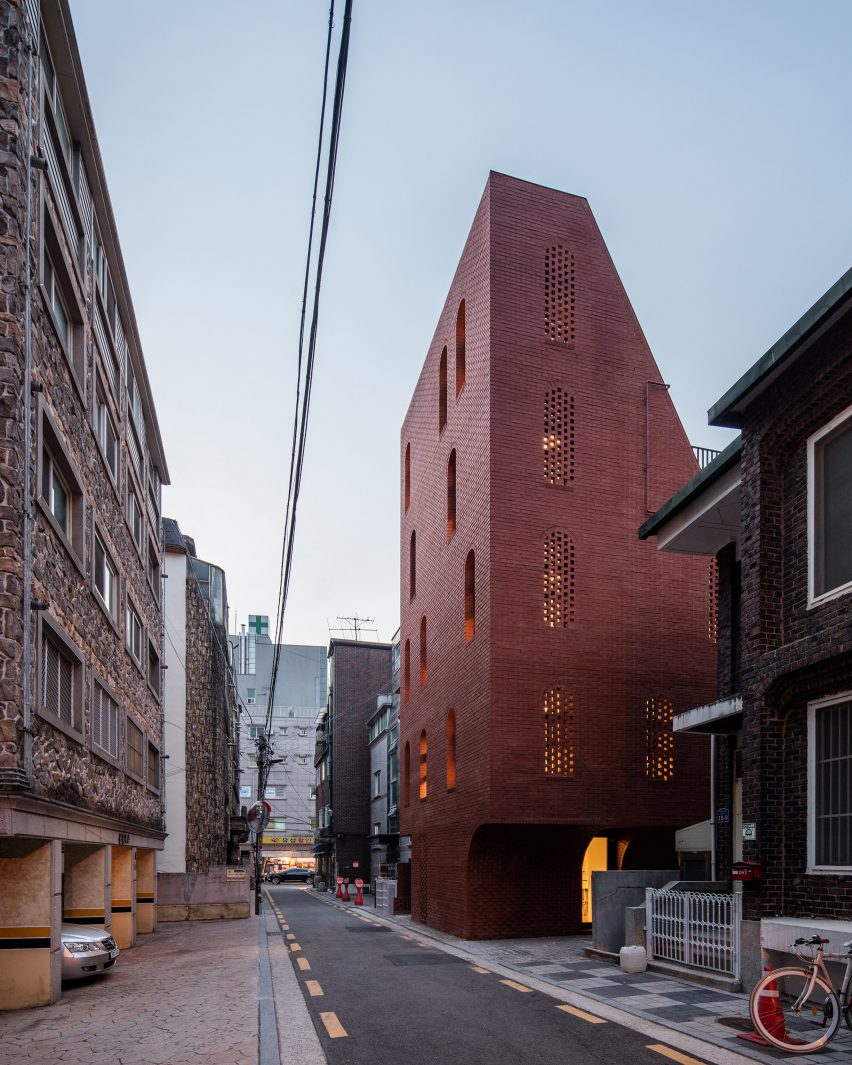 Five-Storey House by stpmj