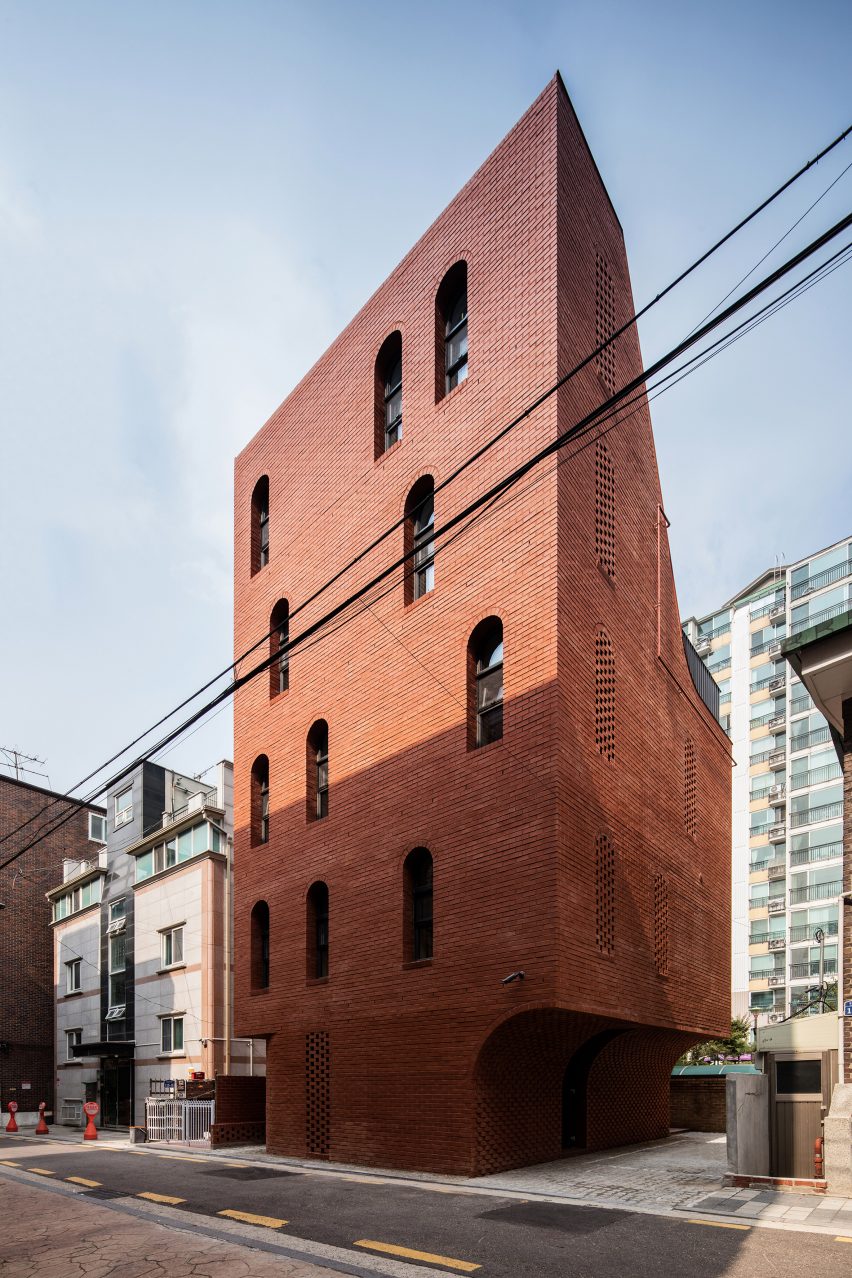 Five-Storey House by stpmj
