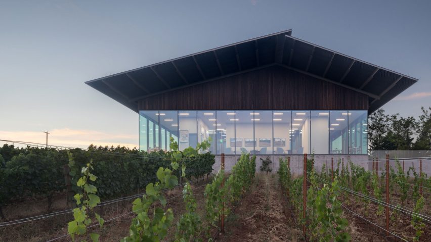 Furiosos Vineyards by Waechter Architecture