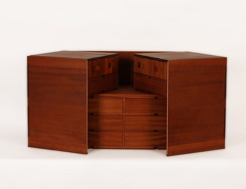 Breaking the Box by Sebastian ErraZuriz at R & Company
