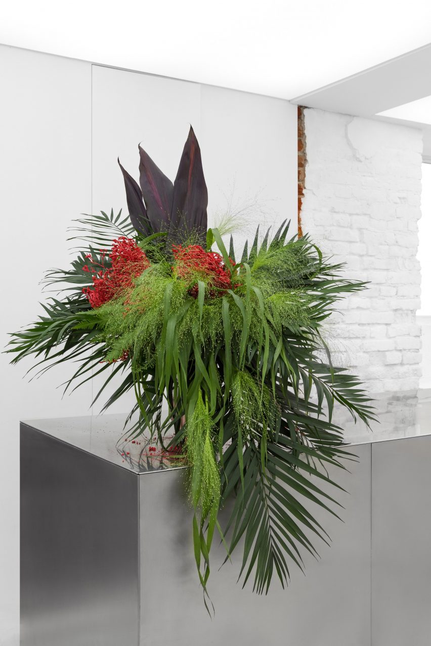 Guapa Flower Shop by Eduard Eremchuck