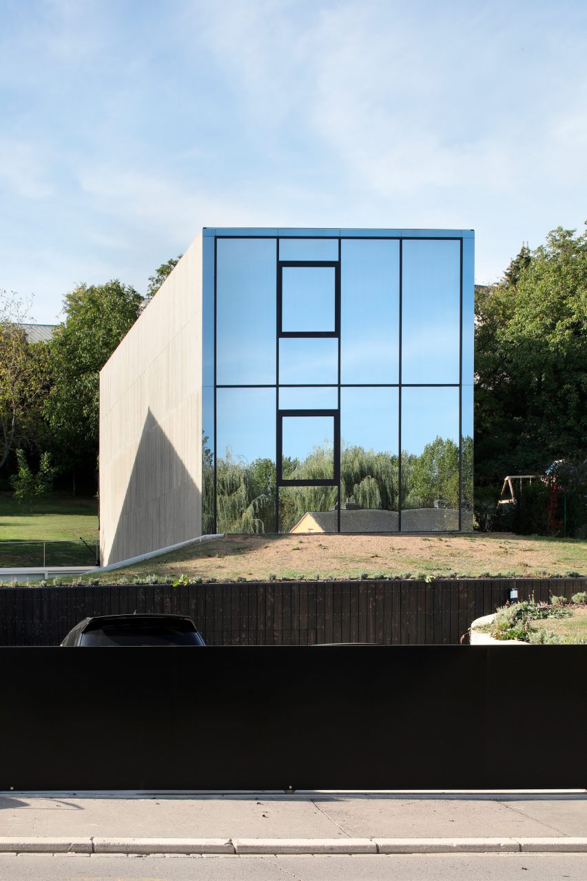 Hercule by 2001 in Luxembourg