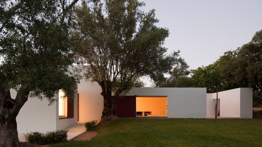 Urlaub Architektur's Holiday Architecture book roundup: Casa Agostos by Pedro Domingos