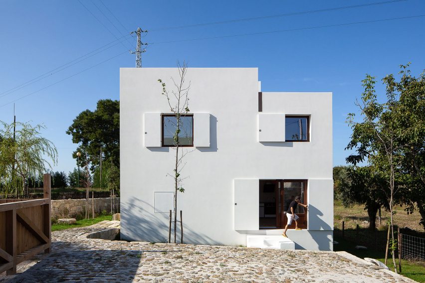 House in Afife by Guilherme Machado Vaz