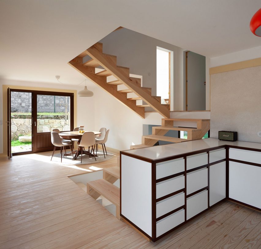 House in Afife by Guilherme Machado Vaz