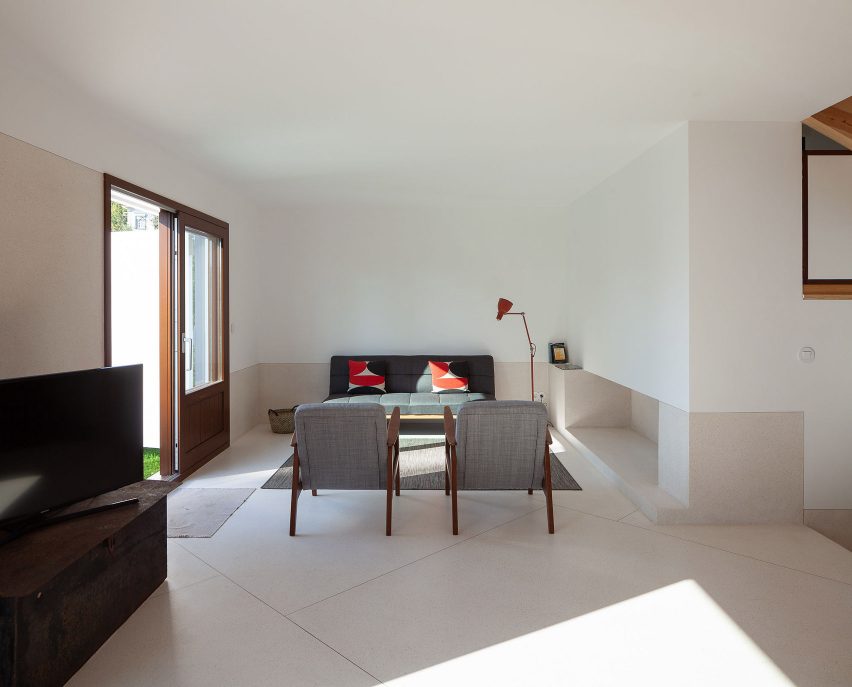 House in Afife by Guilherme Machado Vaz