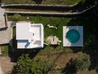 House in Afife by Guilherme Machado Vaz