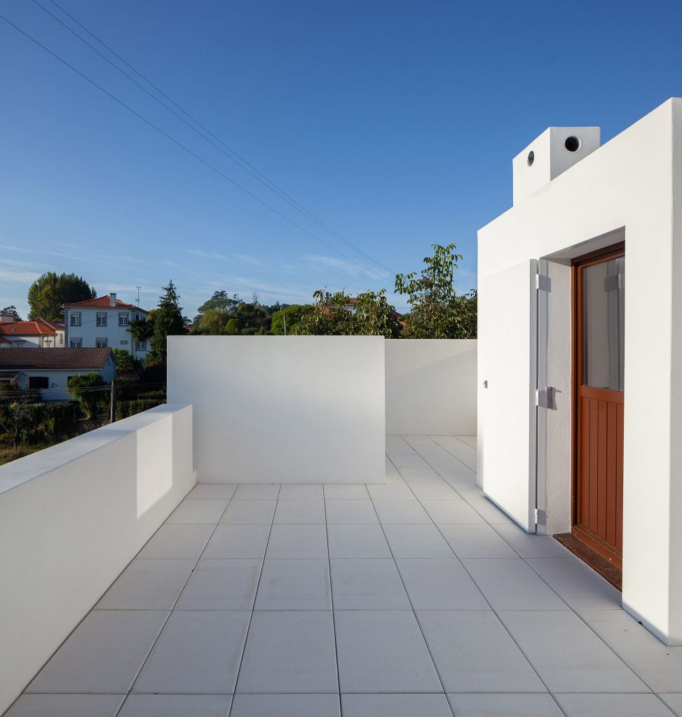House in Afife by Guilherme Machado Vaz