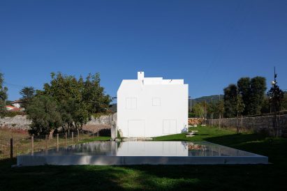 House in Afife by Guilherme Machado Vaz